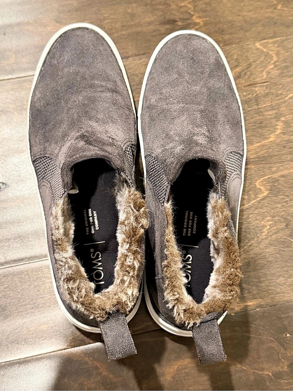 TOMS Faux Fur Slip-On Sneakers Gray & White US 7.5 - Picture 2 of 10